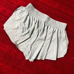 white luogongzi shorts